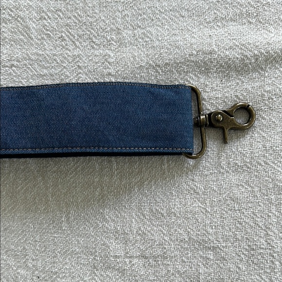 NWOT Parker Thatch Adjustable Crossbody Strap - Denim - Picture 3 of 5